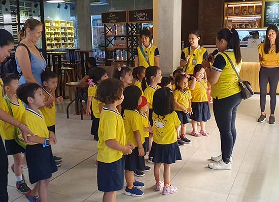 Outing ke J.CO | Sekolah Moral di Denpasar