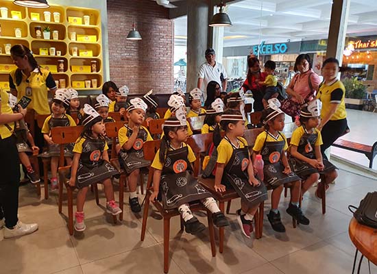 Outing ke J.CO | Sekolah Moral di Denpasar