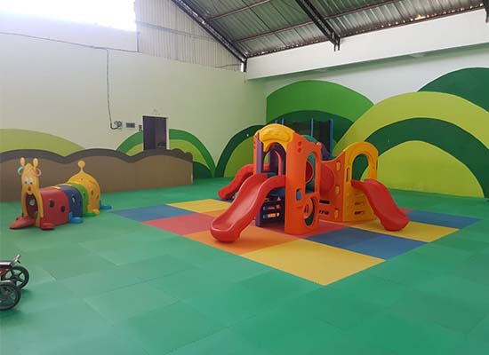 Tempat bermain MI School, Sekolah 3 bahasa di Denpasar